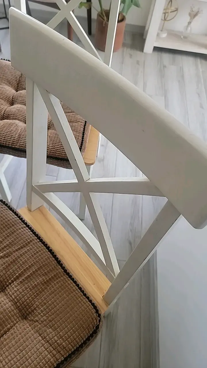 Juego de 4 sillas de madera con cojines - 3