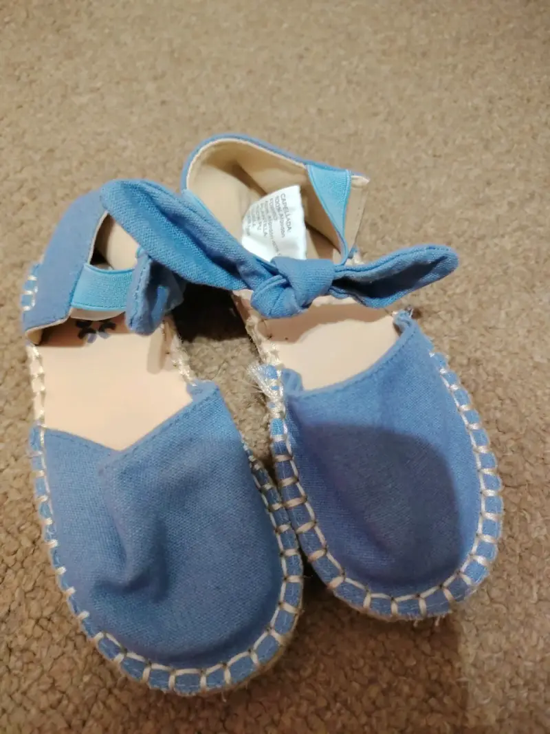 Sandalias de niña azules con lazo. Talla 24 - 2