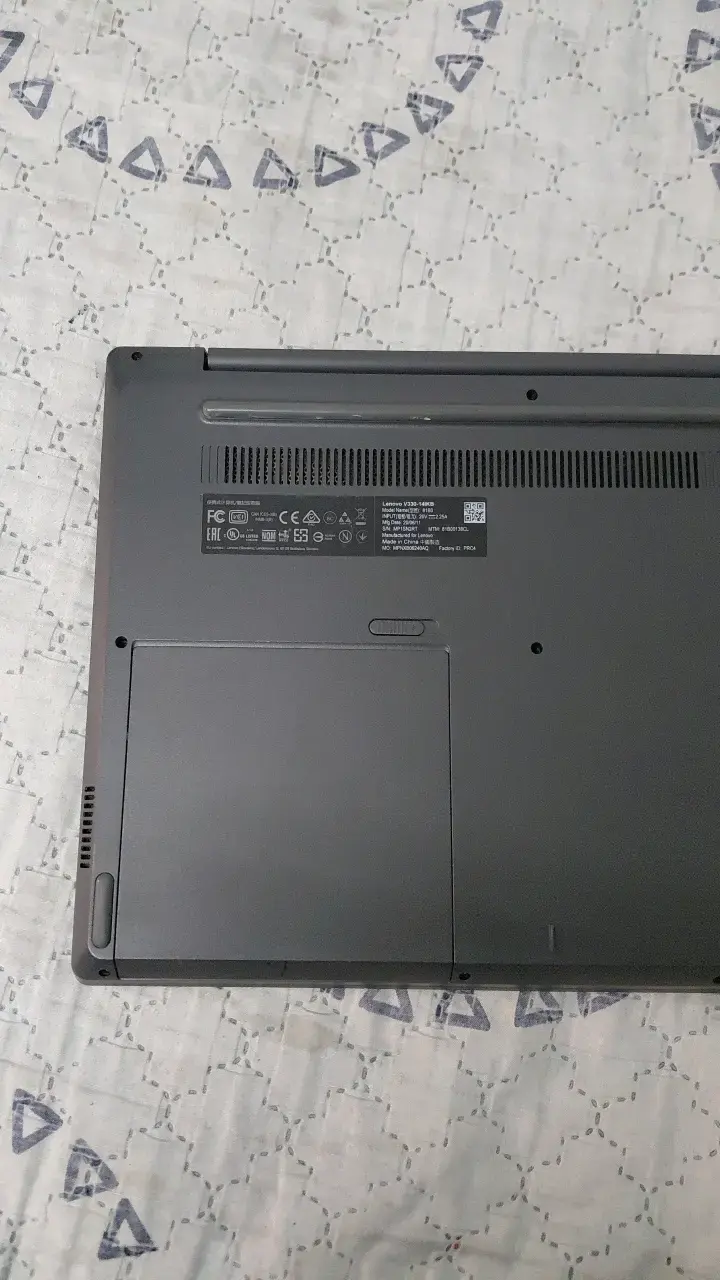 Notebook Lenovo gris en buen estado - 3