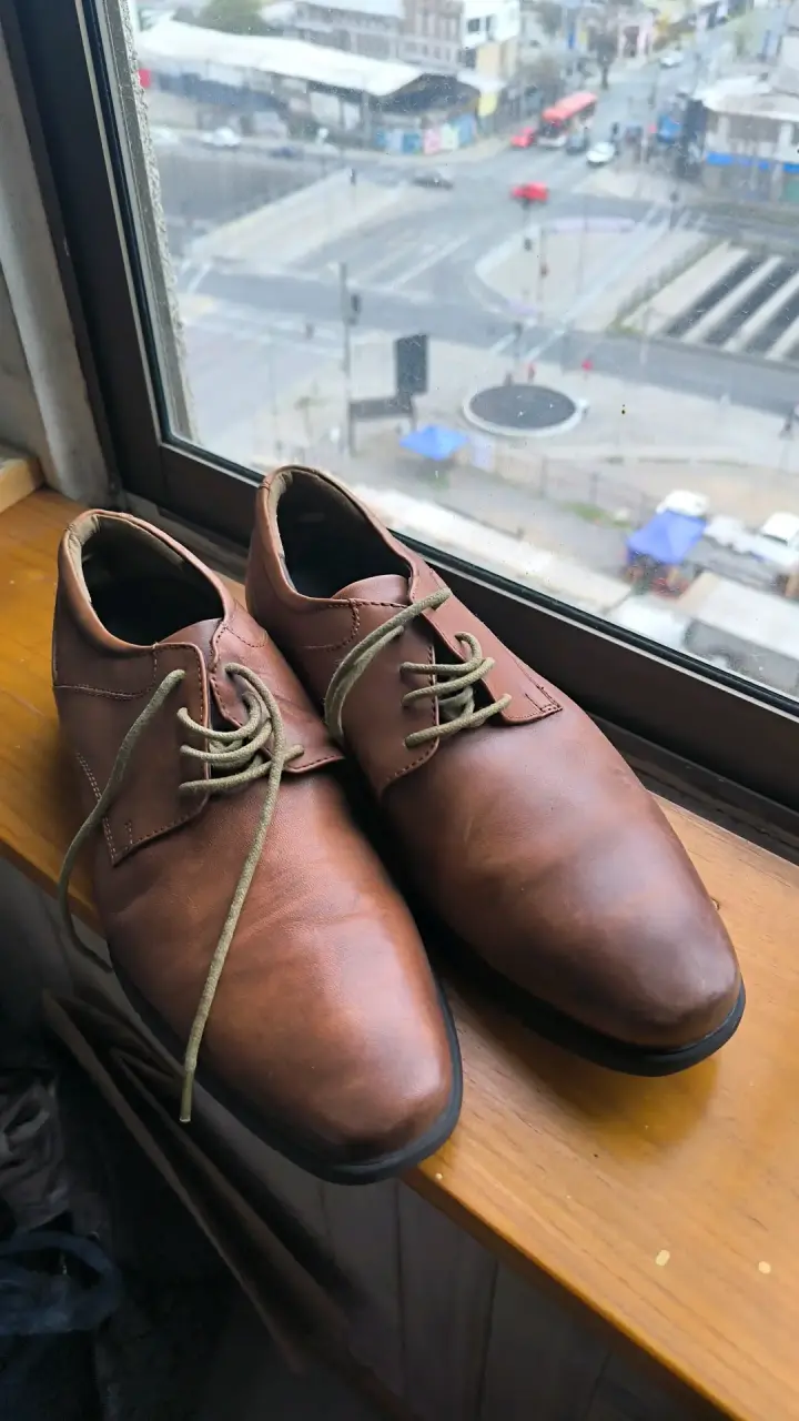 Zapatos de vestir marrones para hombre en buen estado - 1