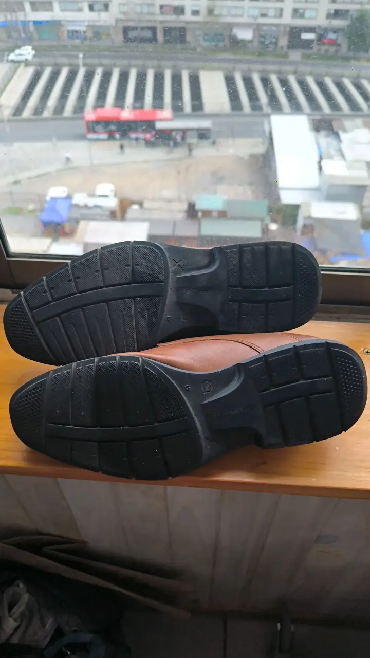 Zapatos de vestir marrones para hombre en buen estado - 4