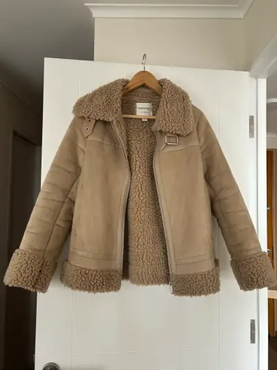 Aviadora  beige impecable - miniatura 1