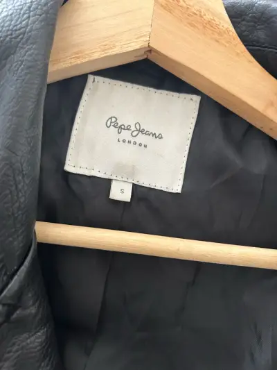 Chaqueta de ecocuero negra Pepe Jeans - miniatura 2
