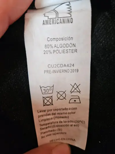 Chaqueta de mezclilla negra con cinturones ajustables - miniatura 6