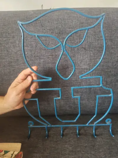 Colgador de pared metálico en forma de flor - miniatura 2
