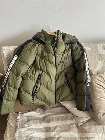 Chaqueta acolchada verde con capucha Freedom - miniatura 1