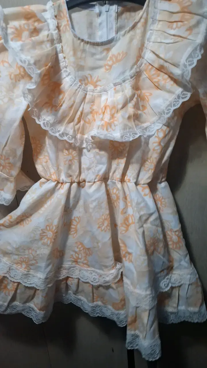 Vestido floral con encaje para mujer - 1