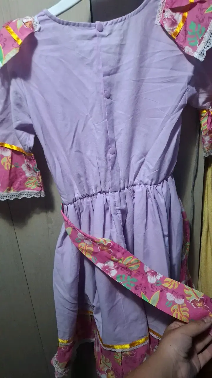 Vestido folclórico infantil color lila y rosa - 3