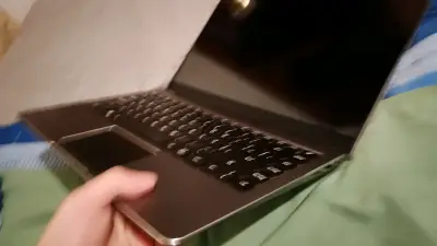 Laptop Gear Lotus en buen estado - miniatura 5