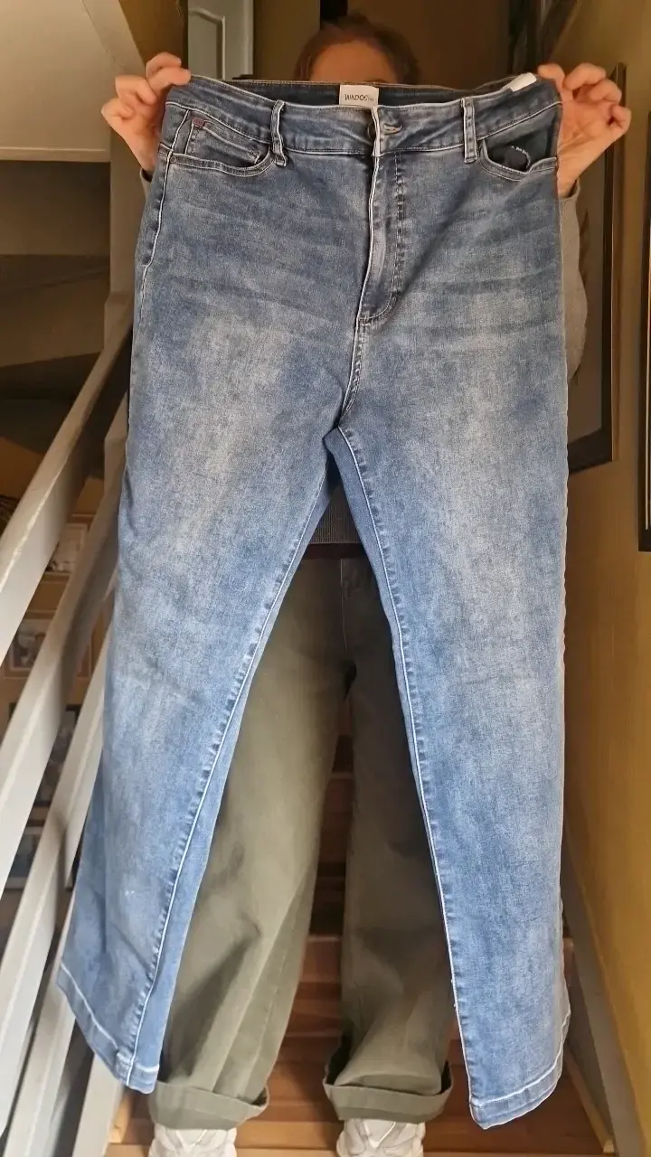 Jeans azules de mezclilla para mujer - 1
