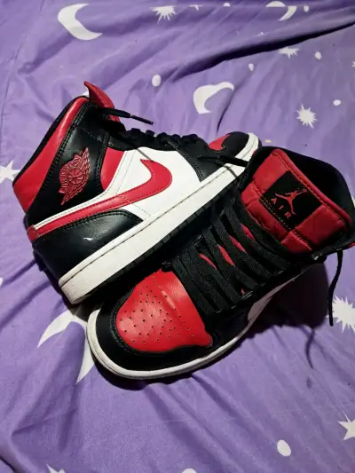 Zapatillas Air Jordan 1 Retro Rojo y Negro - miniatura 1
