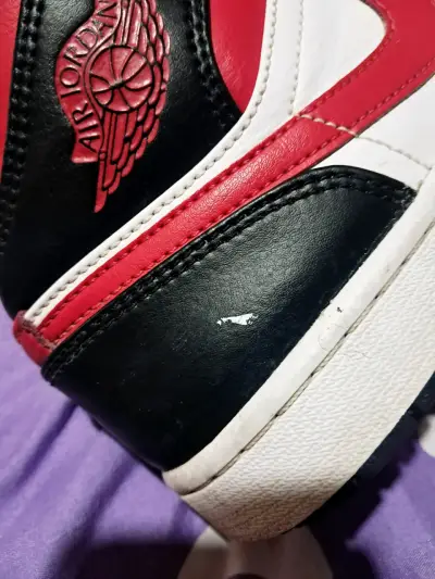 Zapatillas Air Jordan 1 Retro Rojo y Negro - miniatura 2