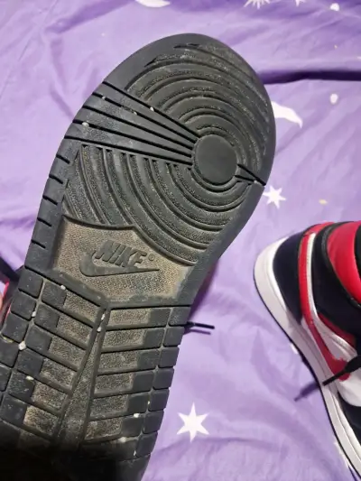 Zapatillas Air Jordan 1 Retro Rojo y Negro - miniatura 3