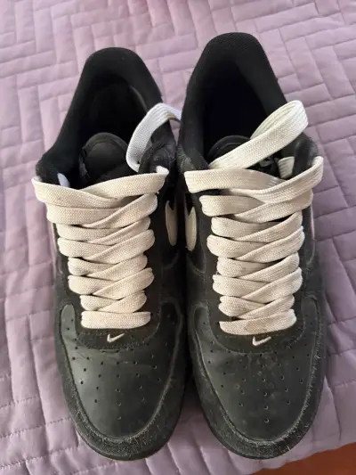 Zapatillas deportivas negras Nike Air Force 1 - miniatura 1