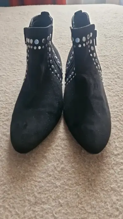 Botines negros con tachuelas Primark - miniatura 4