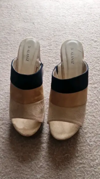 Sandalias de tacón alto Alaniz beige y negro - miniatura 2