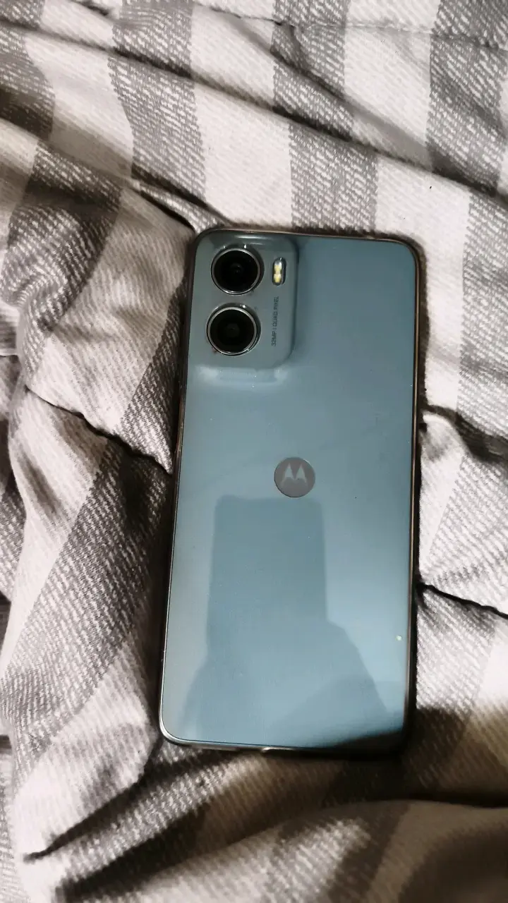 Smartphone Motorola Moto E15 con cámara de 32 MP - 2