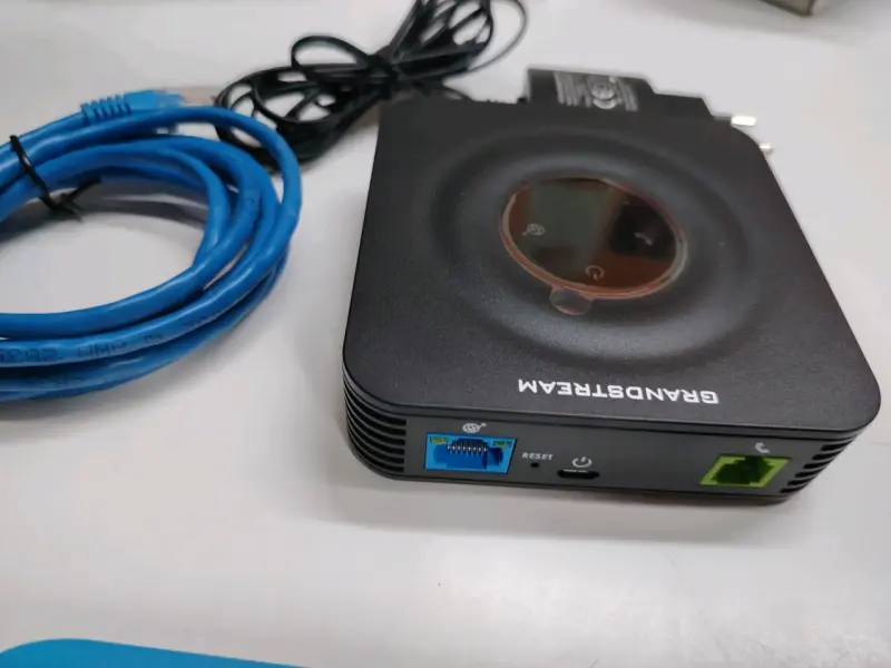 Adaptador VoIP Grandstream HT801 con cable Ethernet - 2