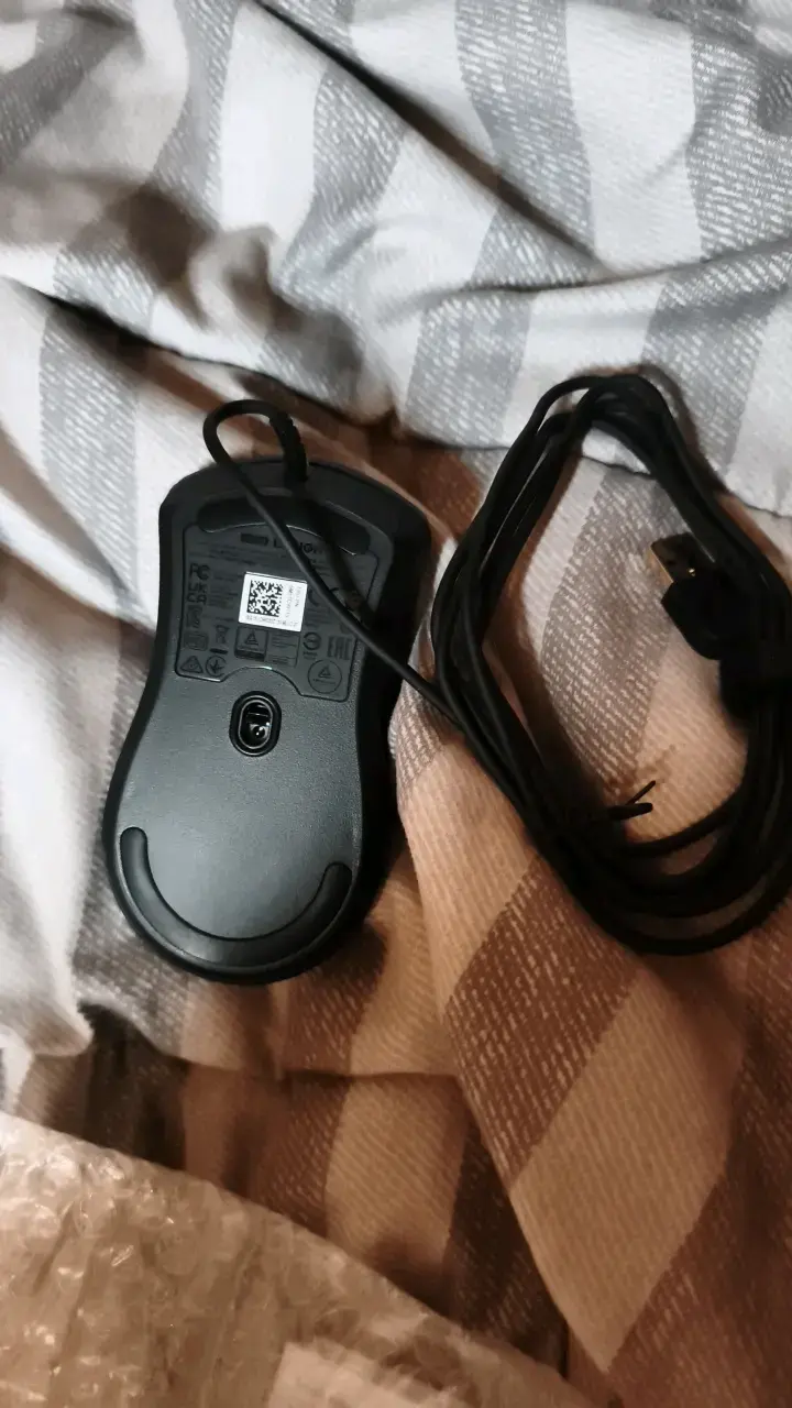 Mouse gaming Lenovo con cable USB - 2