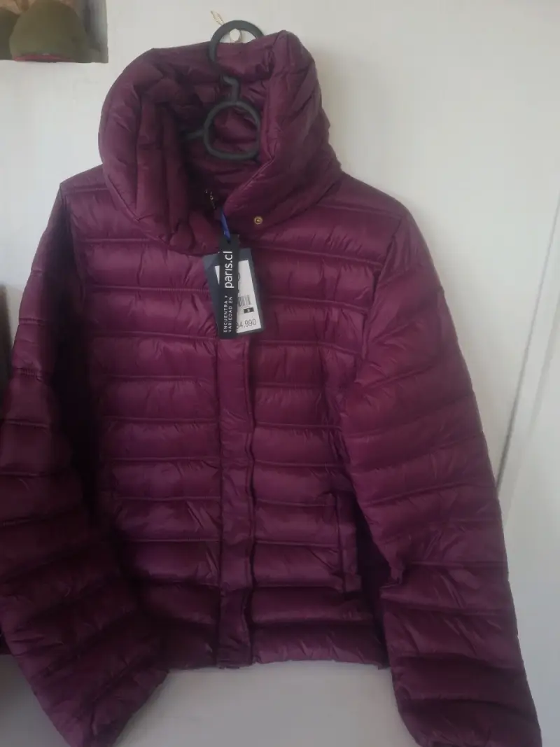 Chaqueta acolchada morada para mujer