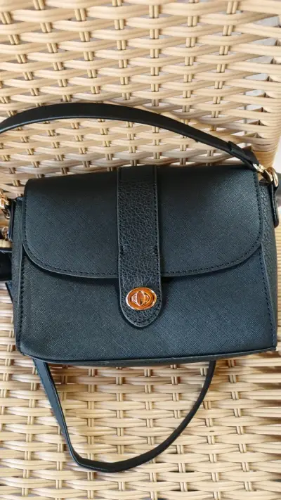 Cartera cruzada negra elegante para mujer - miniatura 1