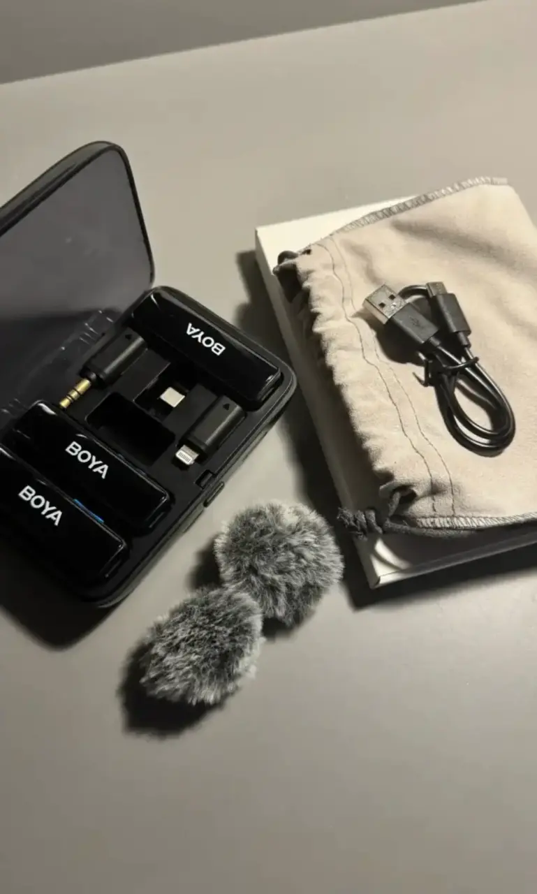 Micrófono inalámbrico Boya con accesorios - 1