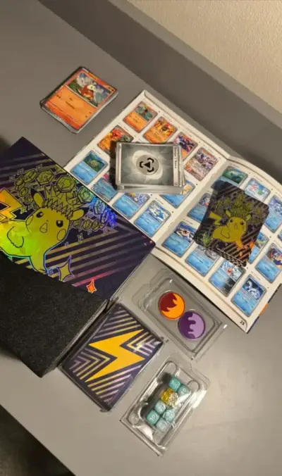 Caja de cartas Pokémon Chispas Fulgurantes - miniatura 1