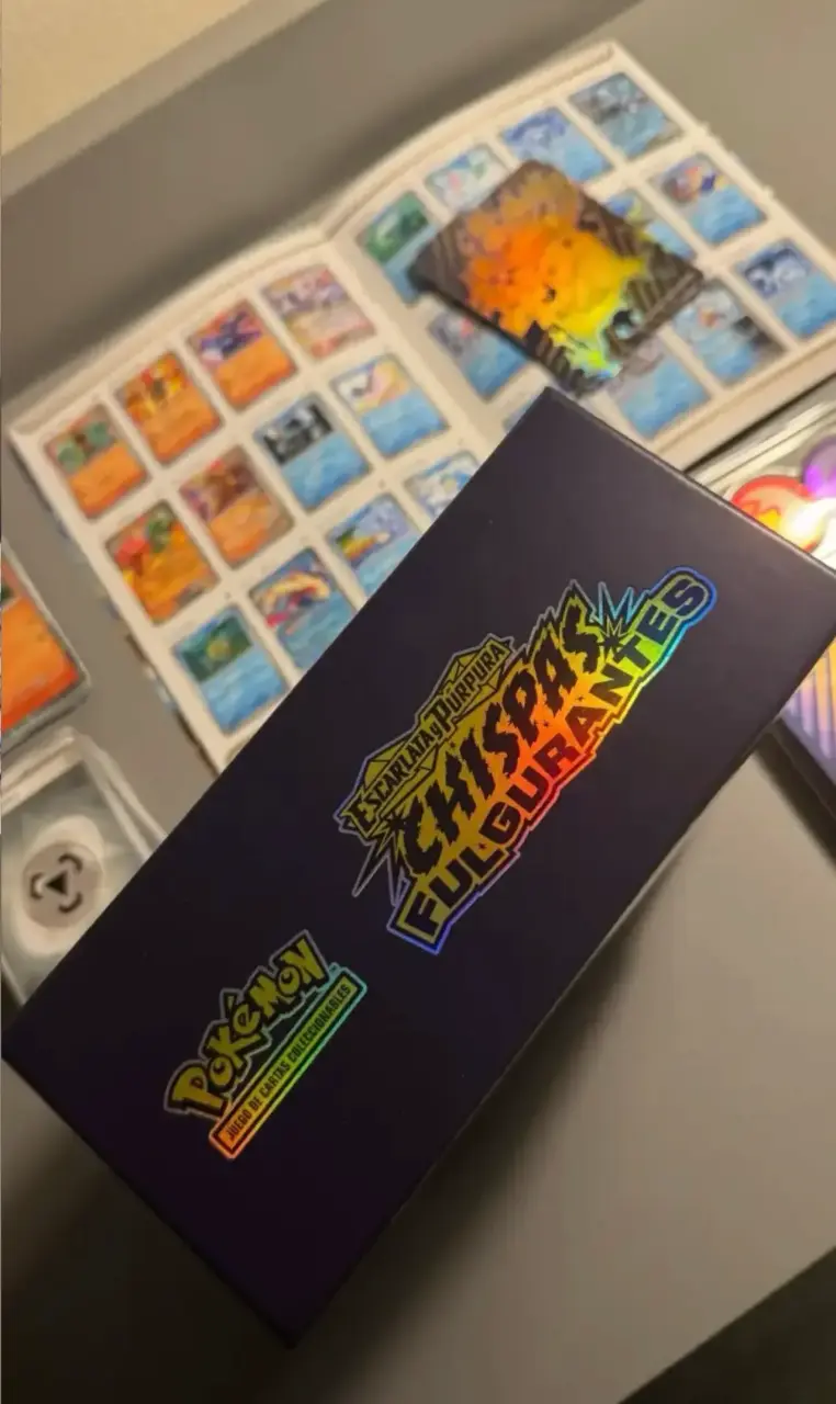 Caja de cartas Pokémon Chispas Fulgurantes - 2
