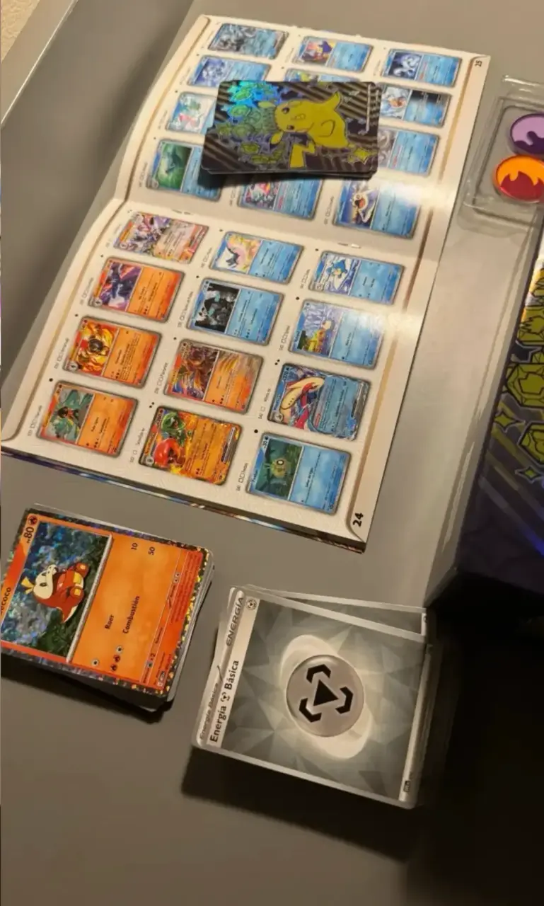 Caja de cartas Pokémon Chispas Fulgurantes - 3