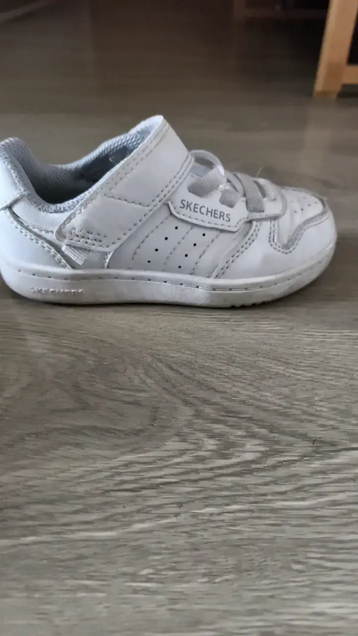 Zapatillas blancas para niños Skechers con velcro - 2