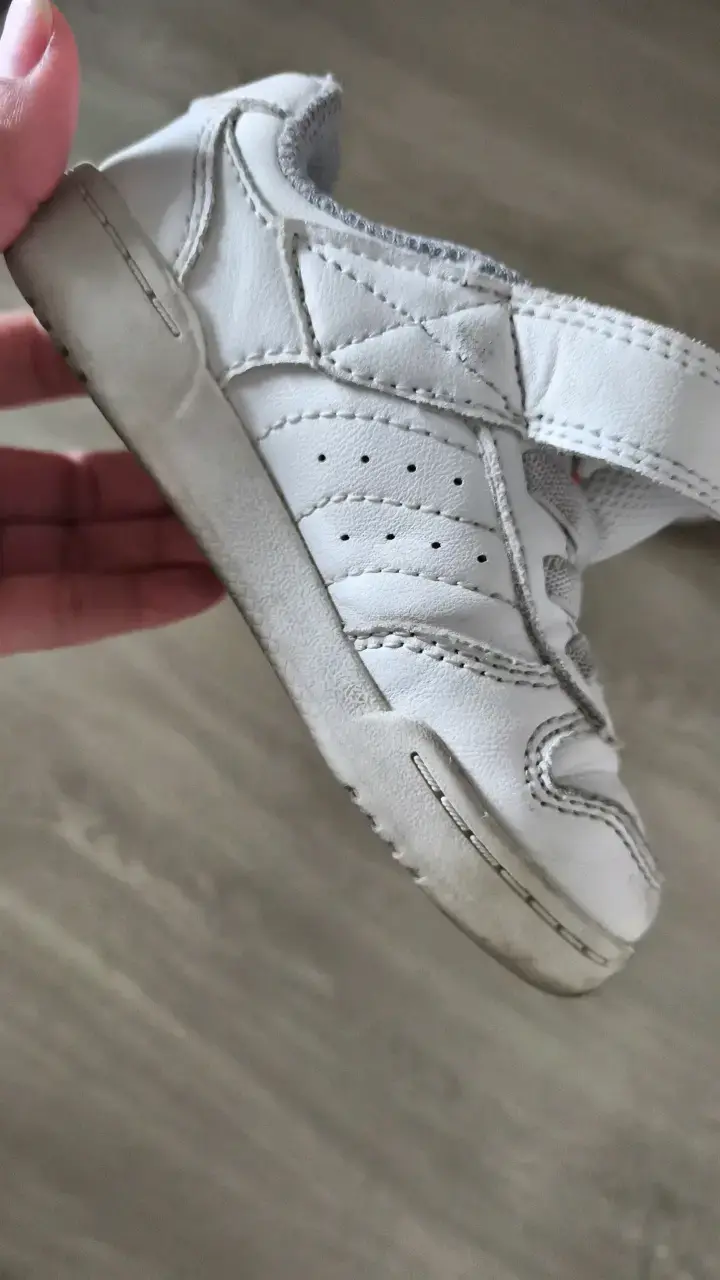 Zapatillas blancas para niños Skechers con velcro - 5