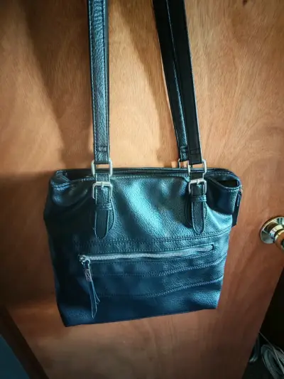Cartera de cuero negra marca Sei - miniatura 1
