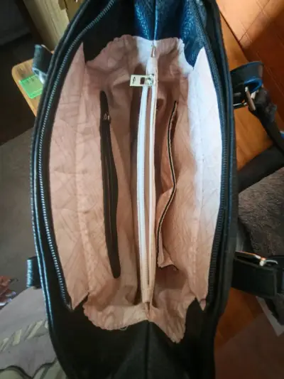 Cartera de cuero negra marca Sei - miniatura 2