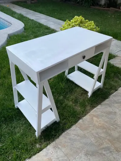 Escritorio blanco con estantes y cajón - miniatura 4