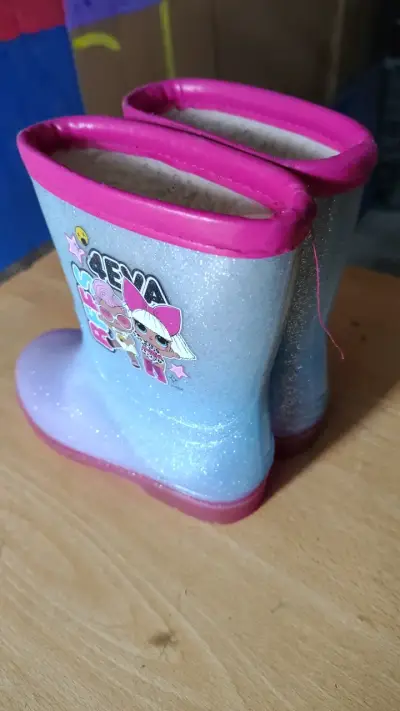 Botas de lluvia infantiles con diseño brillante - miniatura 4