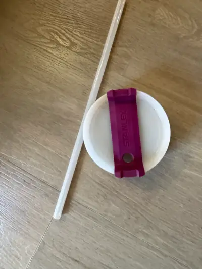 Vaso térmico Stanley rosa con tapa y bombilla - miniatura 4