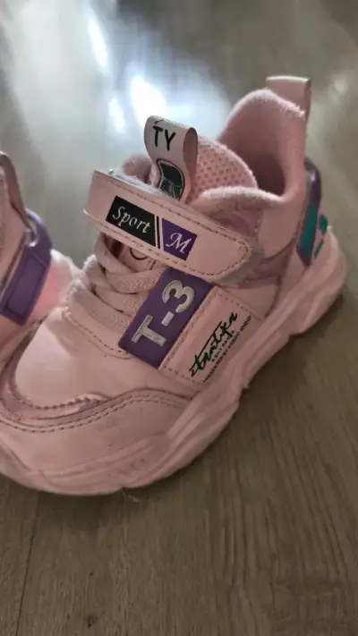 Zapatillas deportivas rosas para niños - miniatura 2