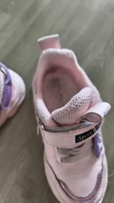 Zapatillas deportivas rosas para niños - miniatura 3
