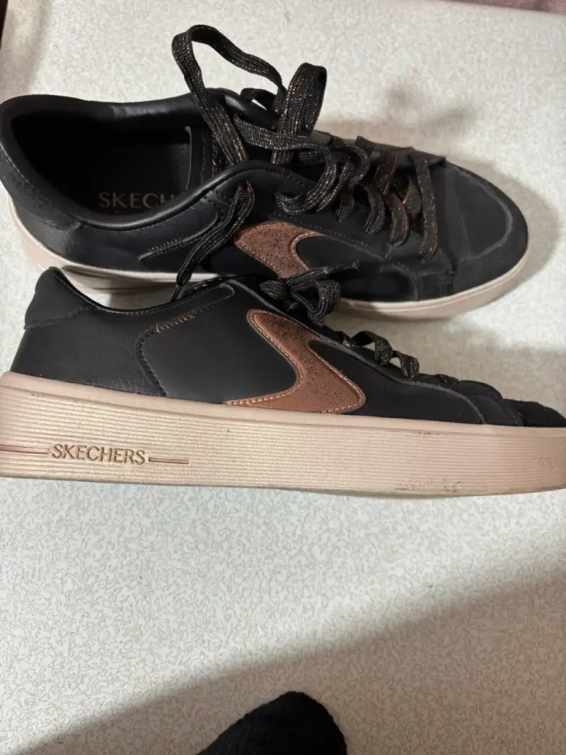 Zapatillas negras Skechers para mujer - 2