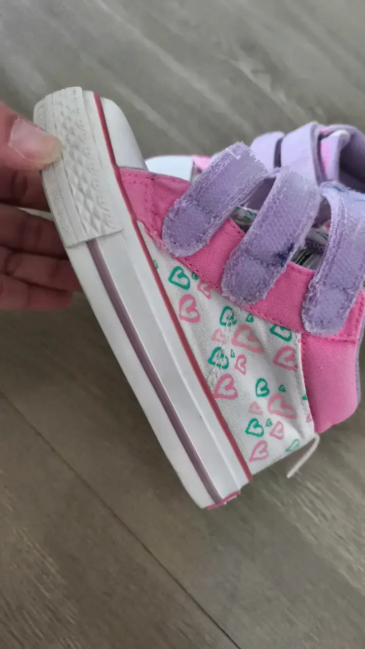 Zapatillas infantiles rosadas con velcro - 6