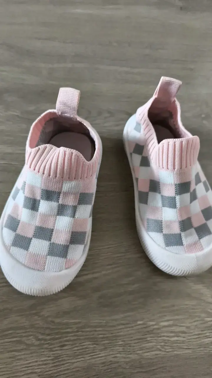 Zapatillas para bebé con diseño a cuadros - 1