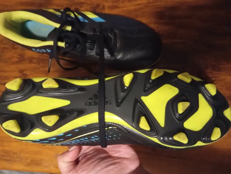 Zapatillas de fútbol Adidas negras con tacos - 2
