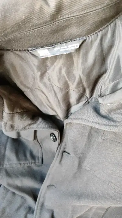 Chaqueta negra de hombre con bolsillos - miniatura 1
