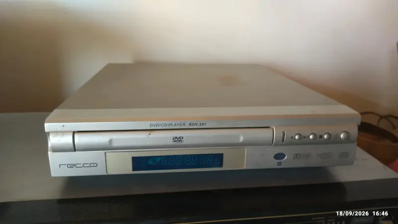 Reproductor de DVD/CD Recco RDV-201 con Dolby Digital - 1