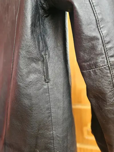 Abrigo de cuero negro para mujer - miniatura 4