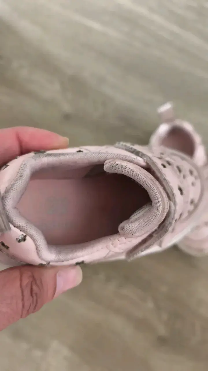 Zapatillas rosadas para niña con estrellas - 2