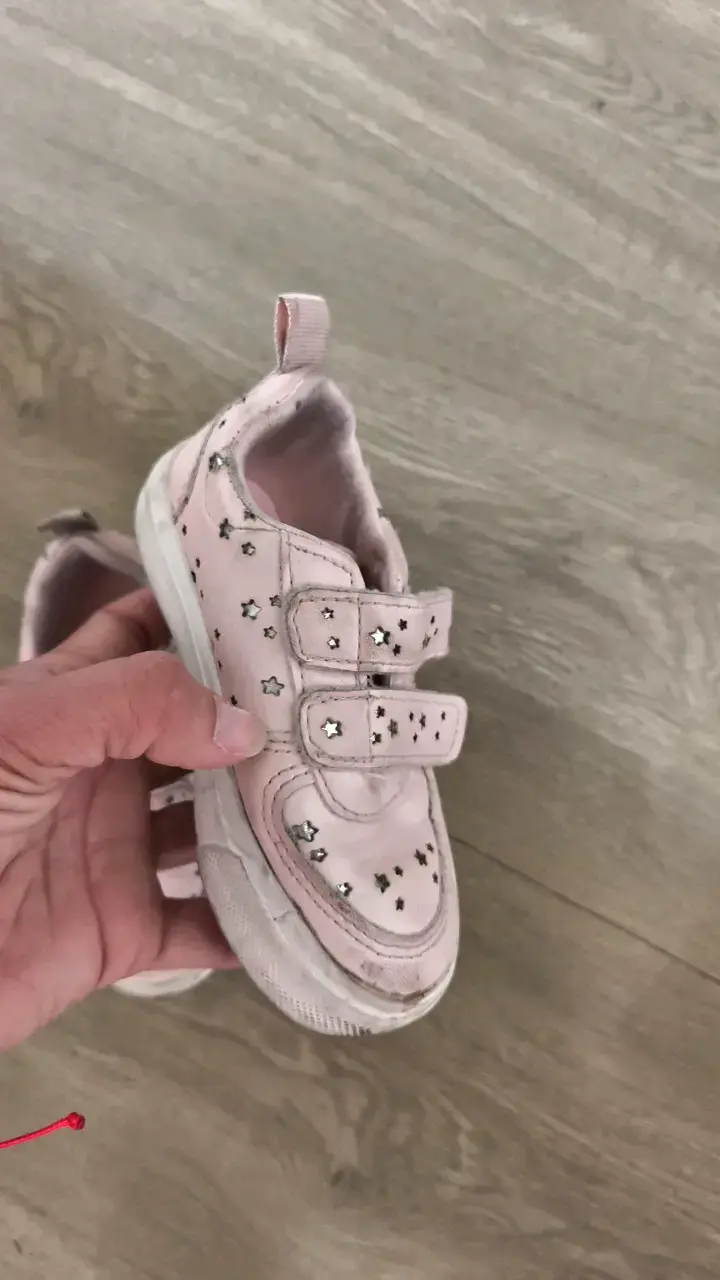 Zapatillas rosadas para niña con estrellas - 4