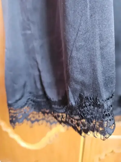 Polera de tirantes negra con encaje - miniatura 3