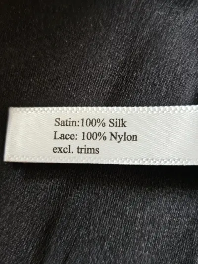 Polera de tirantes negra con encaje - miniatura 6