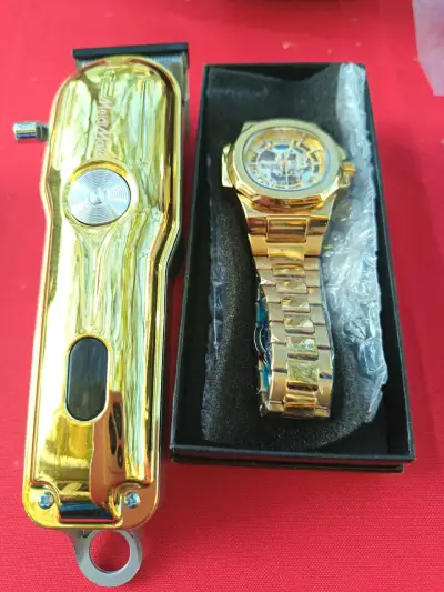 Set de reloj y cortapelos dorados - miniatura 4
